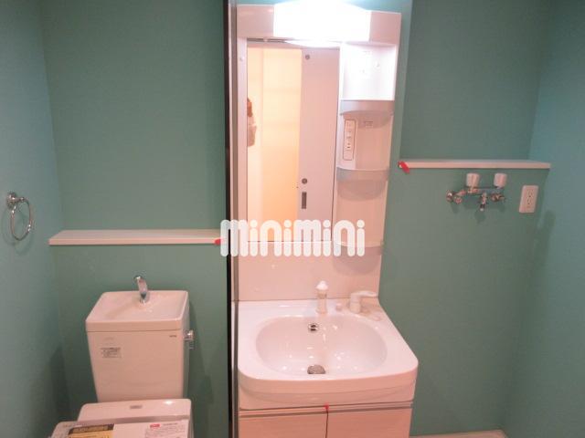 洗面設備　身なりを整える事が出来る独立洗面台です♪