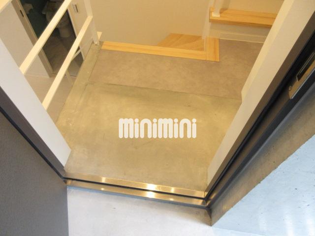 玄関　広々とした玄関スペースです♪