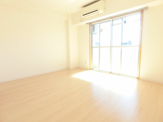 居室・リビング　詳細は、RISUMO江坂本店→06-6155-7137まで♪