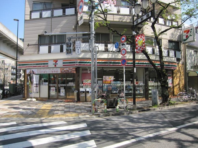 【北区田端新町のマンションのコンビニ】