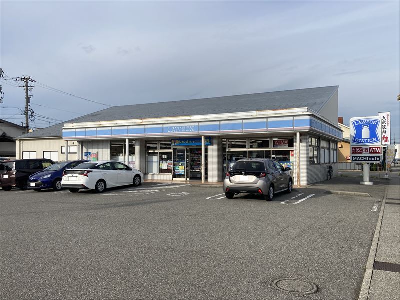 コンビニ　ローソン金沢八日市店（コンビニ）まで588m