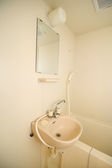 洗面設備　※別部屋の写真です