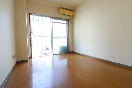 居室・リビング　※別部屋の写真です