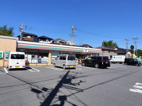 コンビニ　セブンイレブン 所沢岩崎店（コンビニ）まで493m