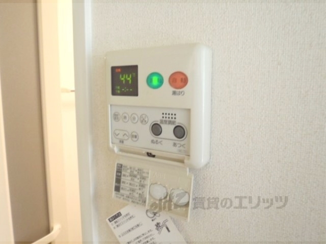 その他設備　給湯器リモコン