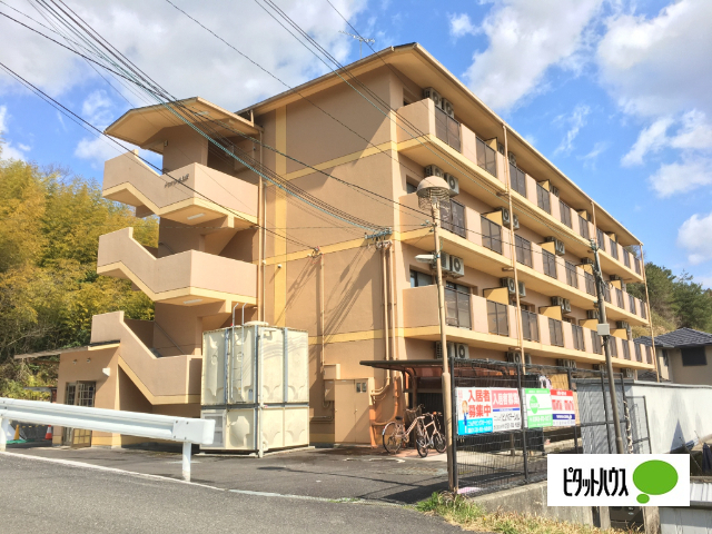 甲賀市水口町虫生野のマンションの建物外観