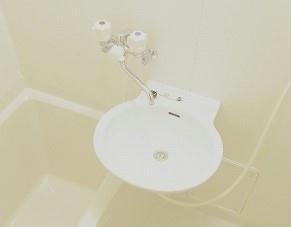 洗面設備　設備仕様は号室により異なる為、現況を優先致します。