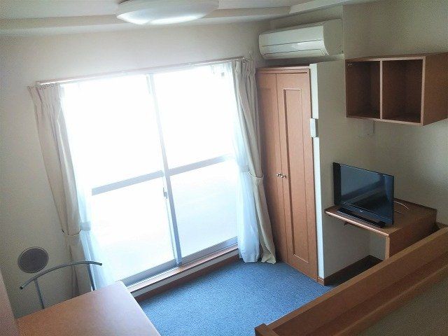 居室・リビング　床仕様は部屋により異なります。