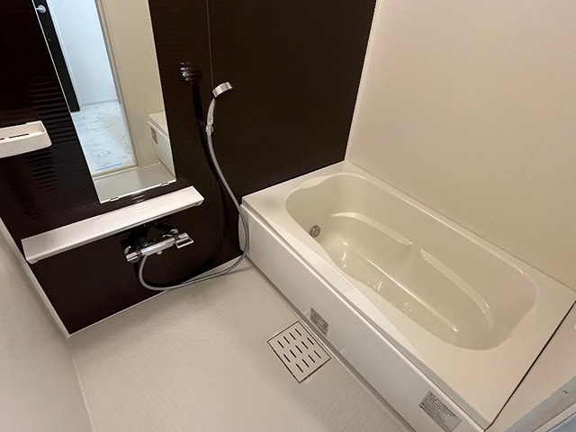バス・シャワールーム　浴室乾燥機付きです♪