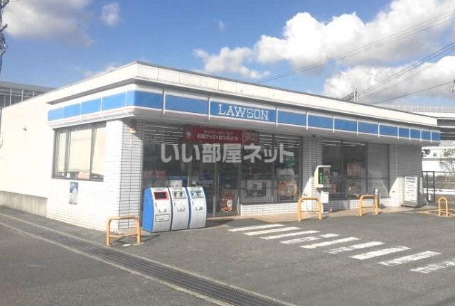 【天理市二階堂上ノ庄町のアパートのコンビニ】