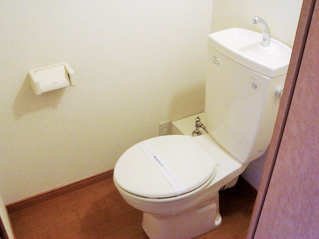 トイレ　バストイレ別。