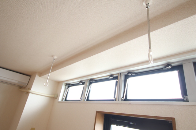 その他　雨の日に便利な室内物干し