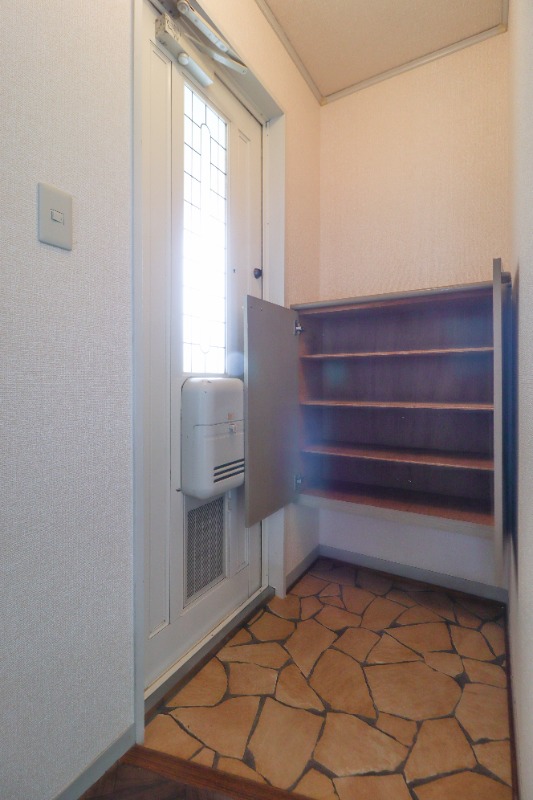 玄関　図面と現状に相違がある場合には現状を優先