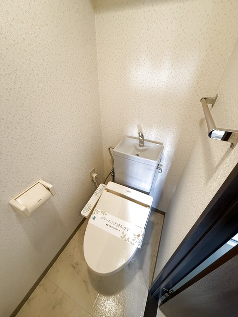 トイレ　洗浄機能付便座あり