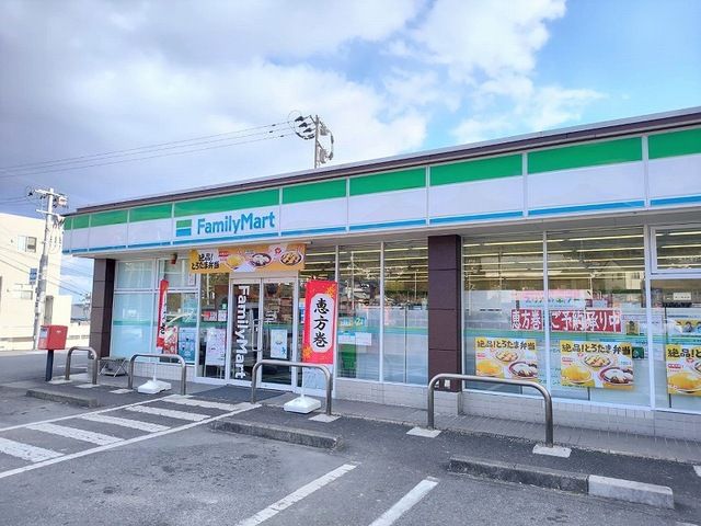 コンビニ　ファミリーマート 日出豊岡店（コンビニ）まで400m