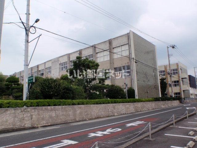 小学校　善通寺市立竜川小学校（小学校）まで1006m
