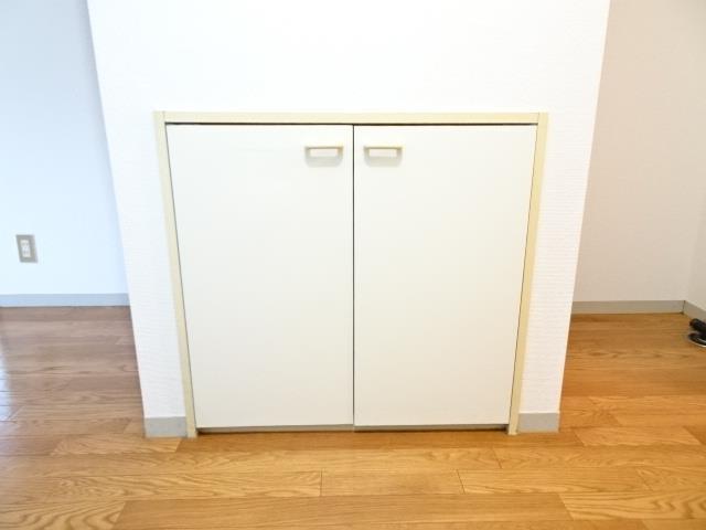 収納　シューズボックス