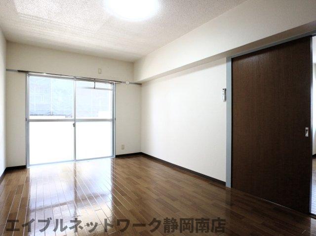 その他設備　ゆったりした洋室です