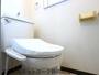 トイレ　落ち着いた色調のトイレです