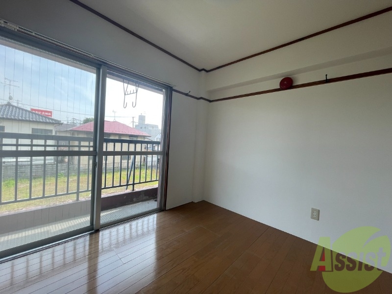 その他部屋・スペース　寝室になります。こちらも日当たり良好で風通しもとても良いです