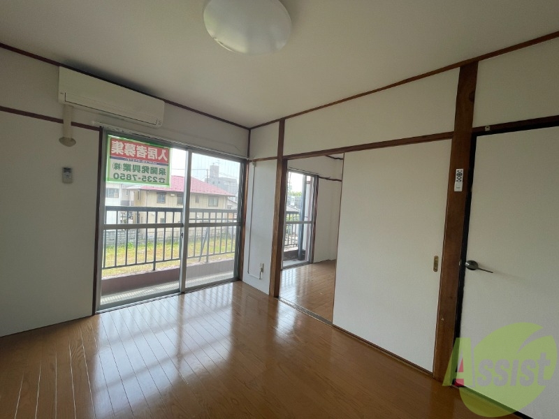 居室・リビング　大きな窓があり、日当り、風通しがとても良いです。