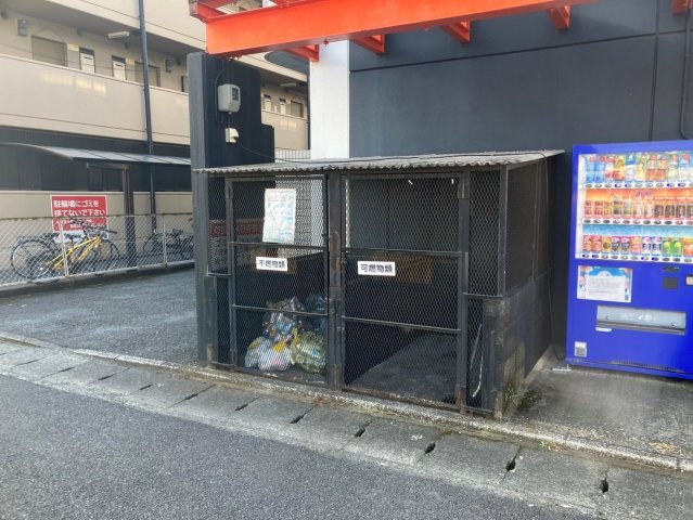 その他　敷地内ごみ置き場