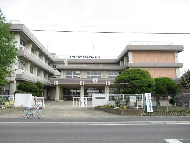 小学校　郡山市立大島小学校（小学校）まで927m