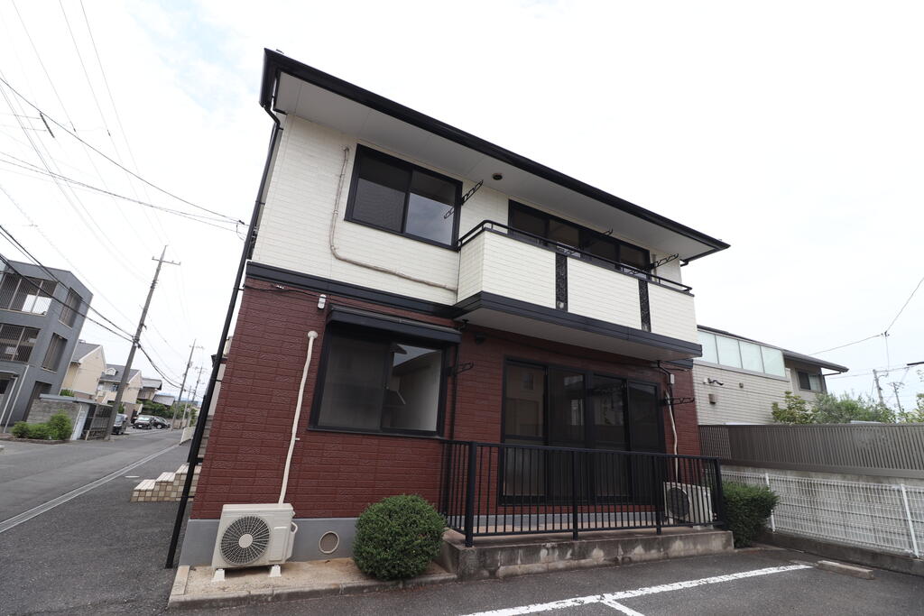建物外観　1棟2戸のアパート★
