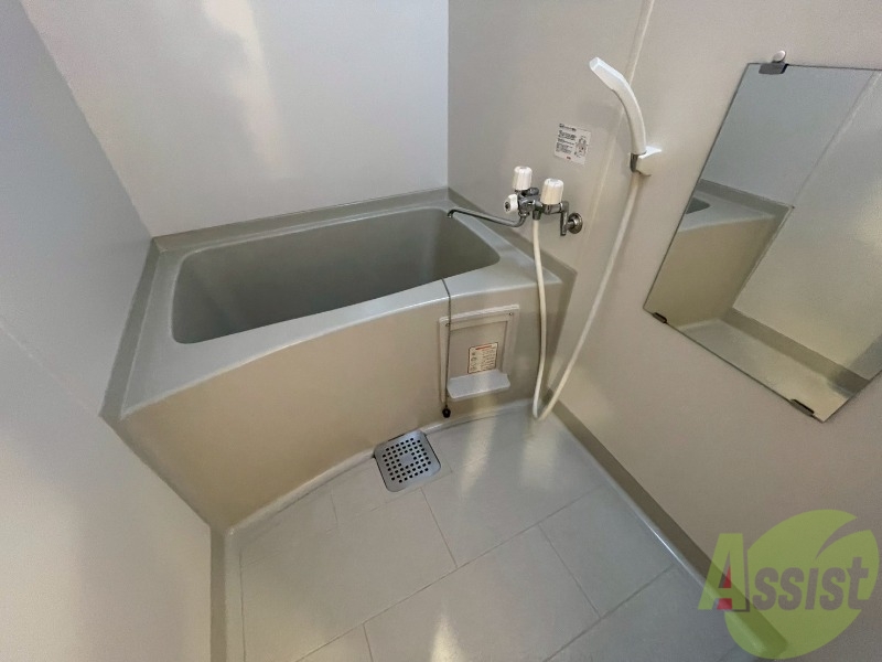 バス・シャワールーム　お風呂になります。一日の疲れを癒してくださいね。