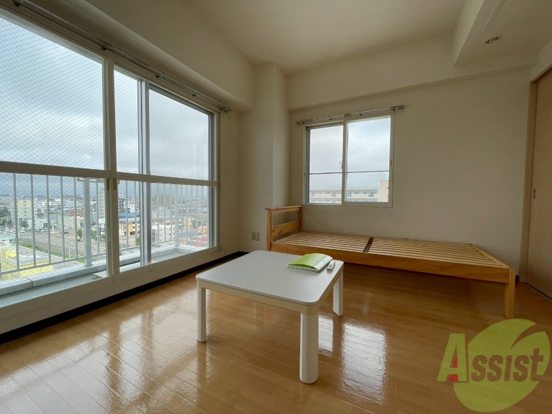 居室・リビング　広くてきれいなリビングです！快適に過ごせそうですね。