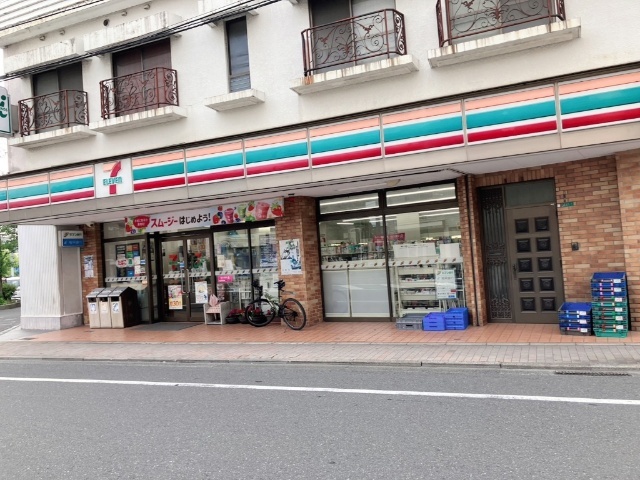 コンビニ　セブンイレブン北九大前店（コンビニ）まで243m
