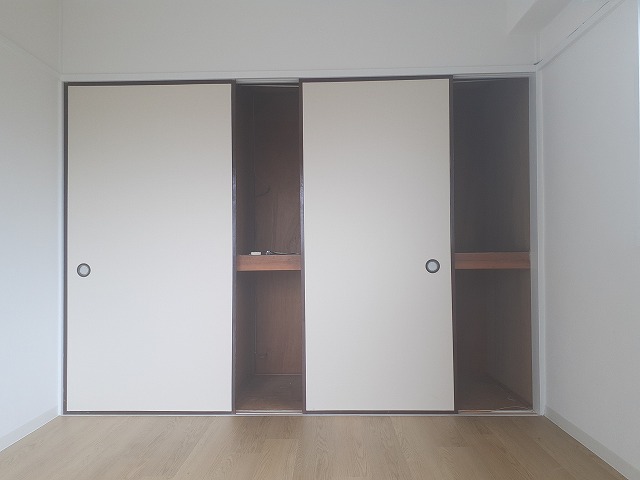 収納　収納（東側洋室）