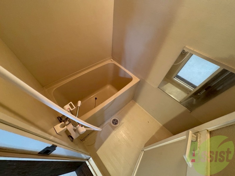 バス・シャワールーム　お風呂になります。一日の疲れを癒してくださいね。