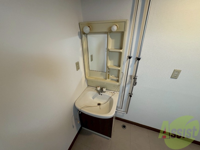 洗面設備　こちらに洗面台があります。朝の洗顔はこちらで。