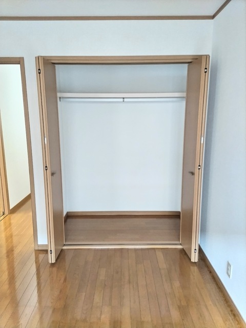 収納　★南側洋室のクローゼットです★