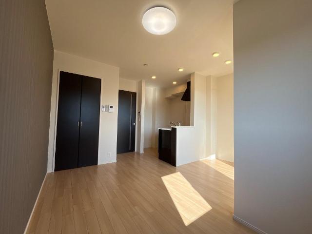 居室・リビング　建具色・床材・Ａクロスが異なります（イメージ）