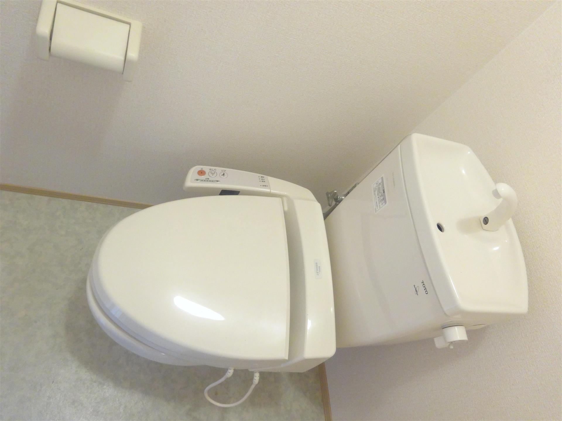 トイレ　温水洗浄便座