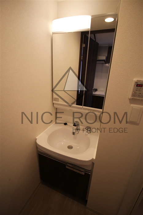 洗面設備　プレサンスOSAKA　DOMECITYスクエア　独立洗面台