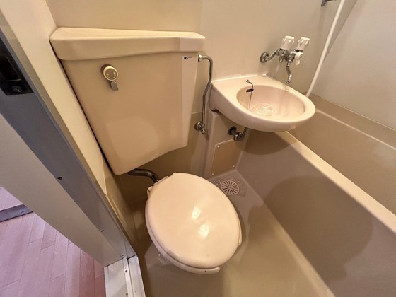 トイレ　※別部屋の写真です