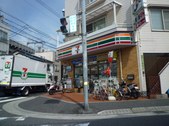 コンビニ　セブンイレブン（コンビニ）まで5m