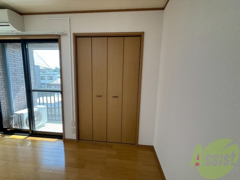 収納　クローゼットはこちらです。荷物などはコチラにどうぞ。