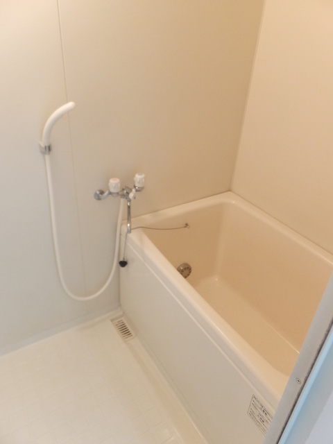 バス・シャワールーム　お風呂は追いだき機能付き