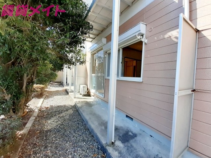 庭　同建物の別部屋写真です