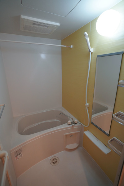 バス・シャワールーム　同じ建物の別のお部屋