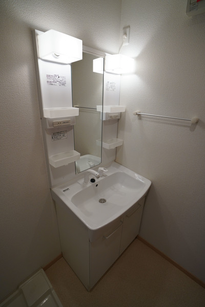 洗面設備　同じ建物の別のお部屋