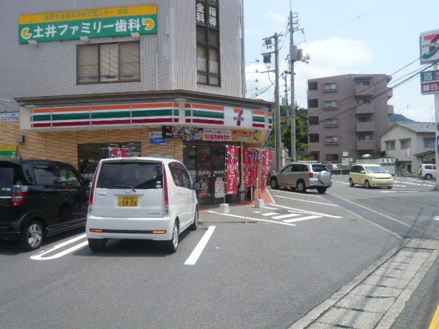 コンビニ　セブンイレブン（コンビニ）まで290m