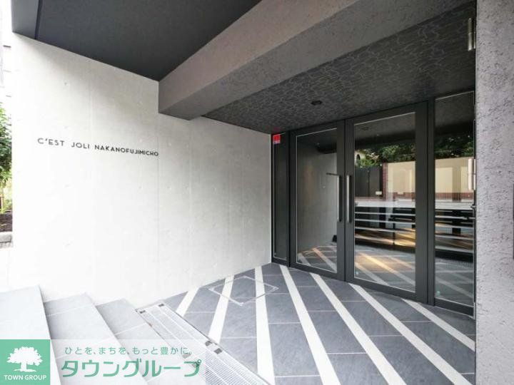 エントランス　お部屋探しはタウンハウジングへ♪