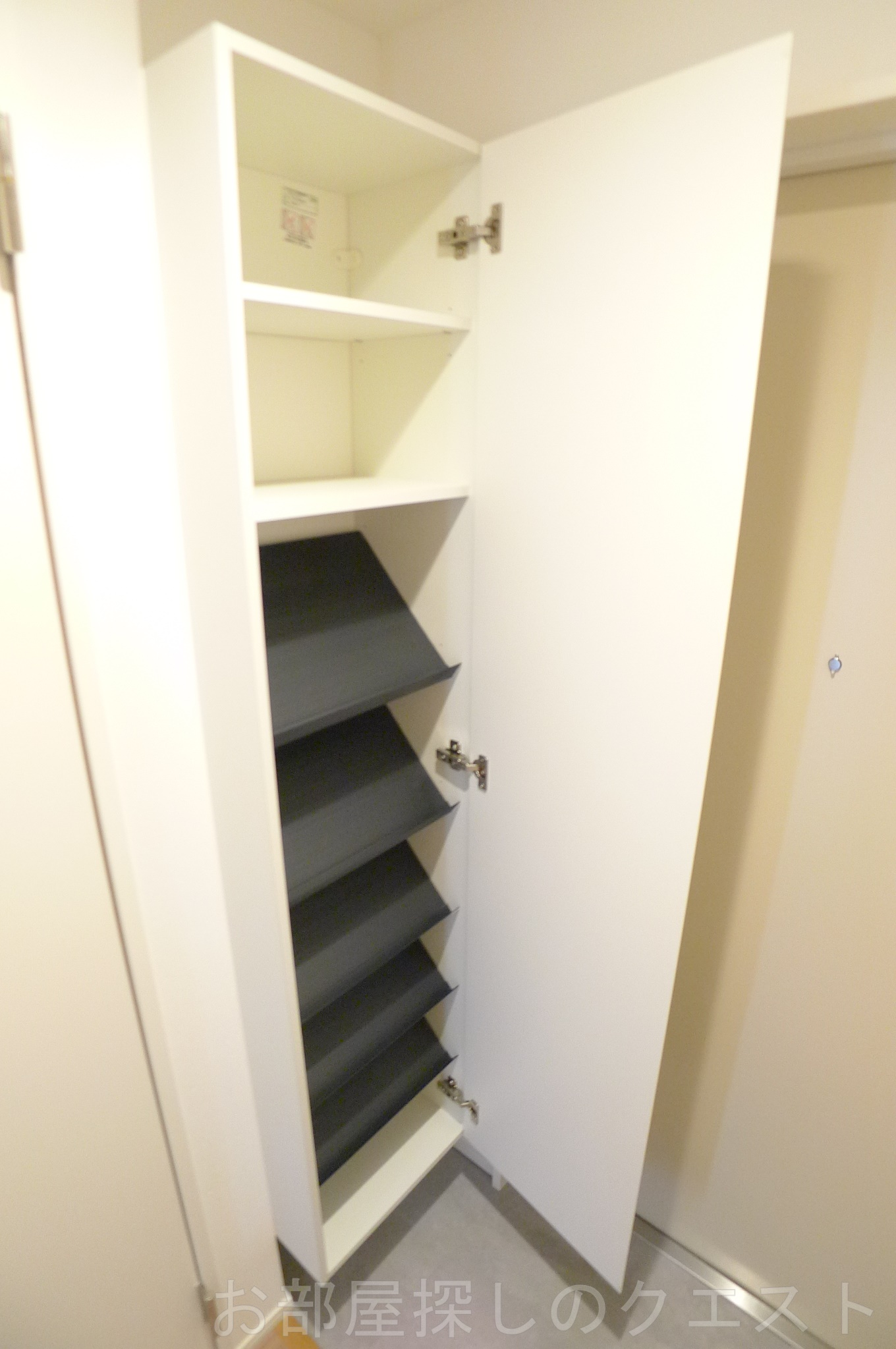 玄関　（写真は同仕様）