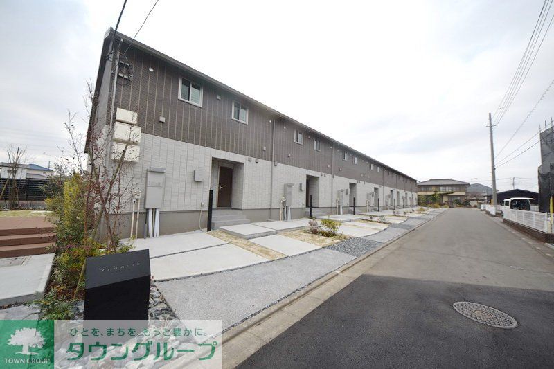 建物外観　駐車場