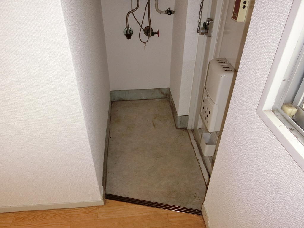 エントランス　※写真は別のお部屋のものです。現況を優先させていただきます。